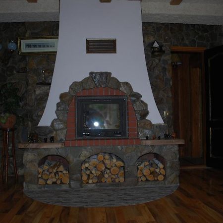 Смерекова Хата Pochaiv Exterior foto
